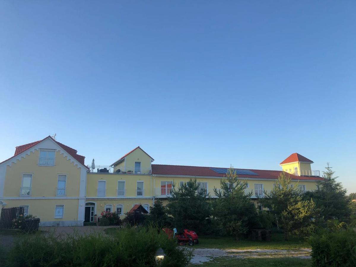 Holiday Centrum Жатец Экстерьер фото
